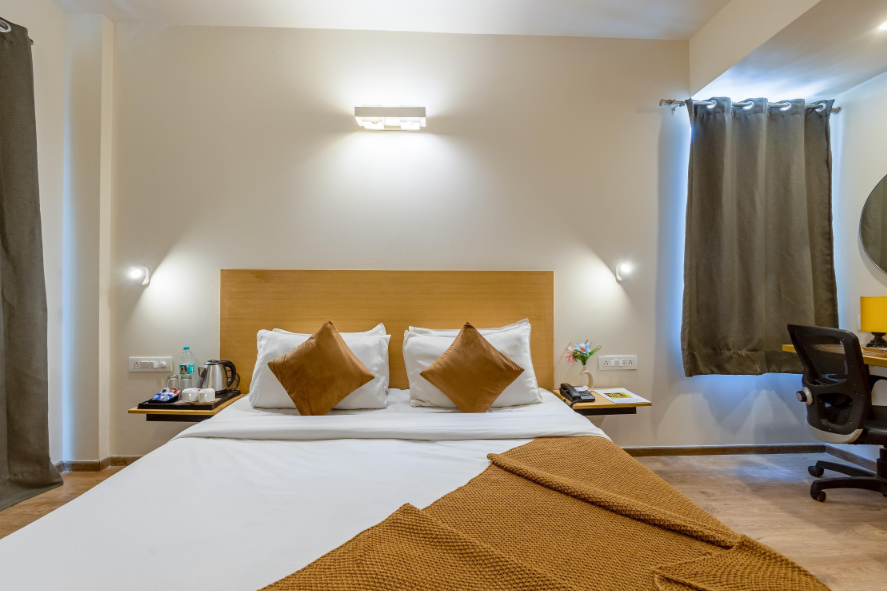 Bk Studio Rooms Near Huda City Center Deluxe Room With (High Speed Wi-Fi) 3