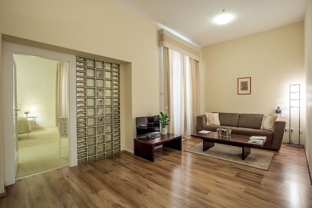 undefined Mamaison Residence Izabella Budapest 5