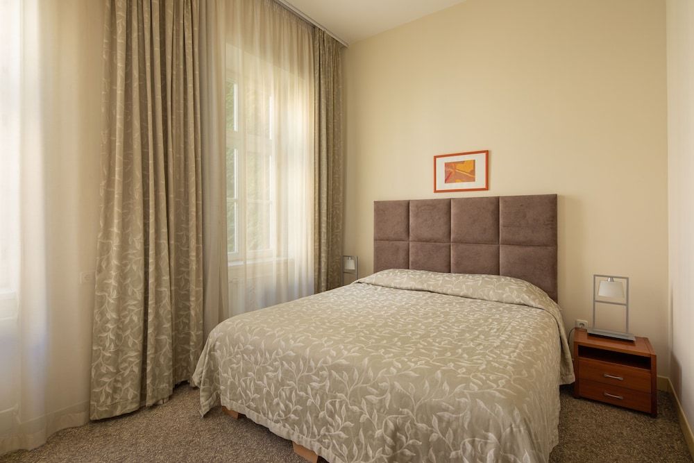 Mamaison Residence Izabella Budapest Classic Suite, 1 King Bed with Sofa bed, Non Smoking, Courtyard View