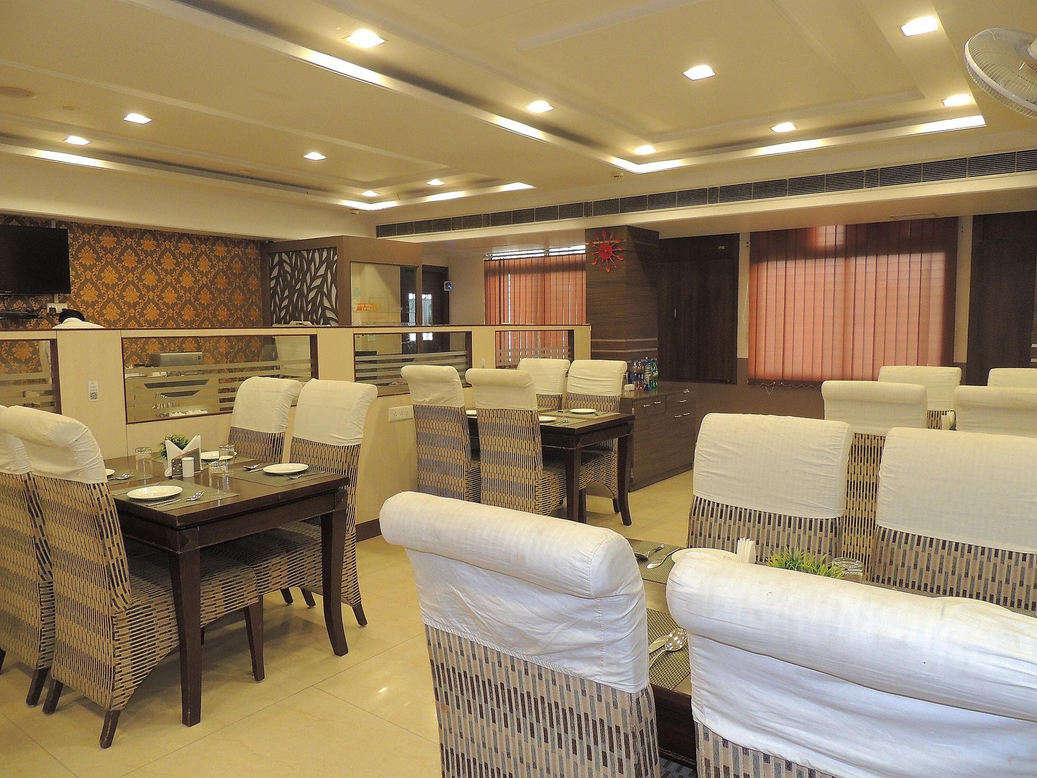 Food & Dining