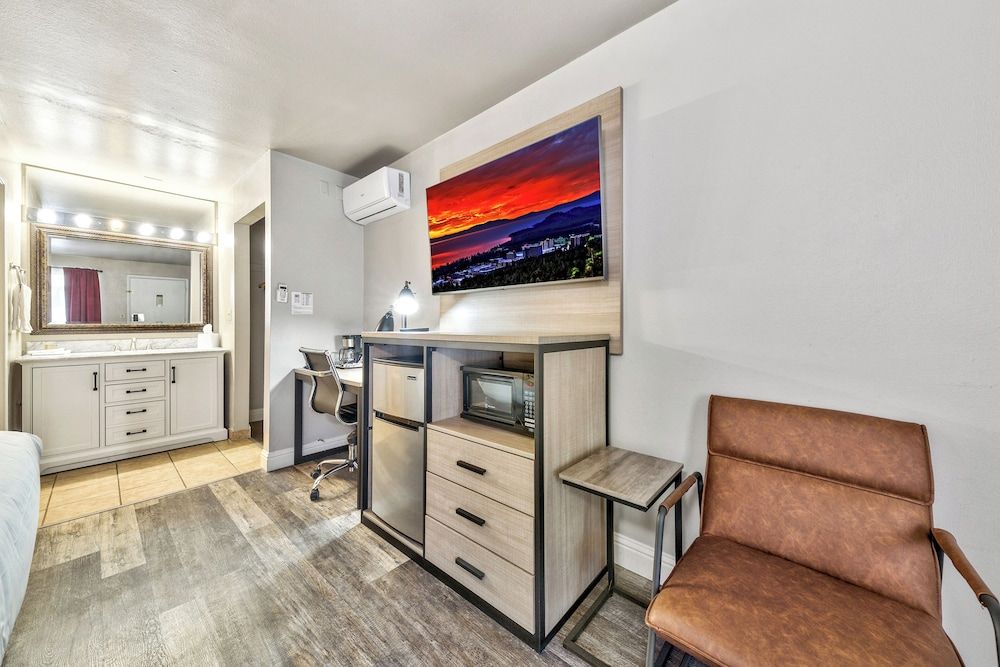 undefined Forest Suites Resort at Heavenly Village 7