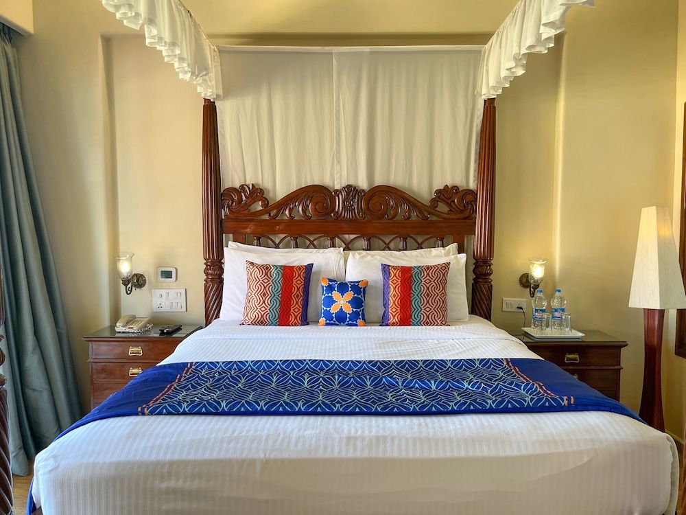 undefined Acron Candolim Regina. 10