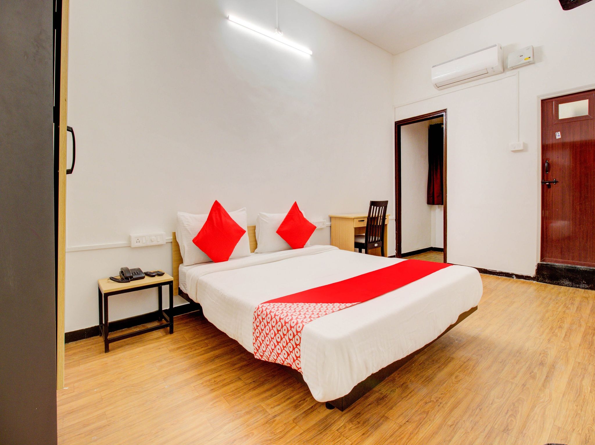 OYO 77230 Saubhagya Inn Classic Room 7