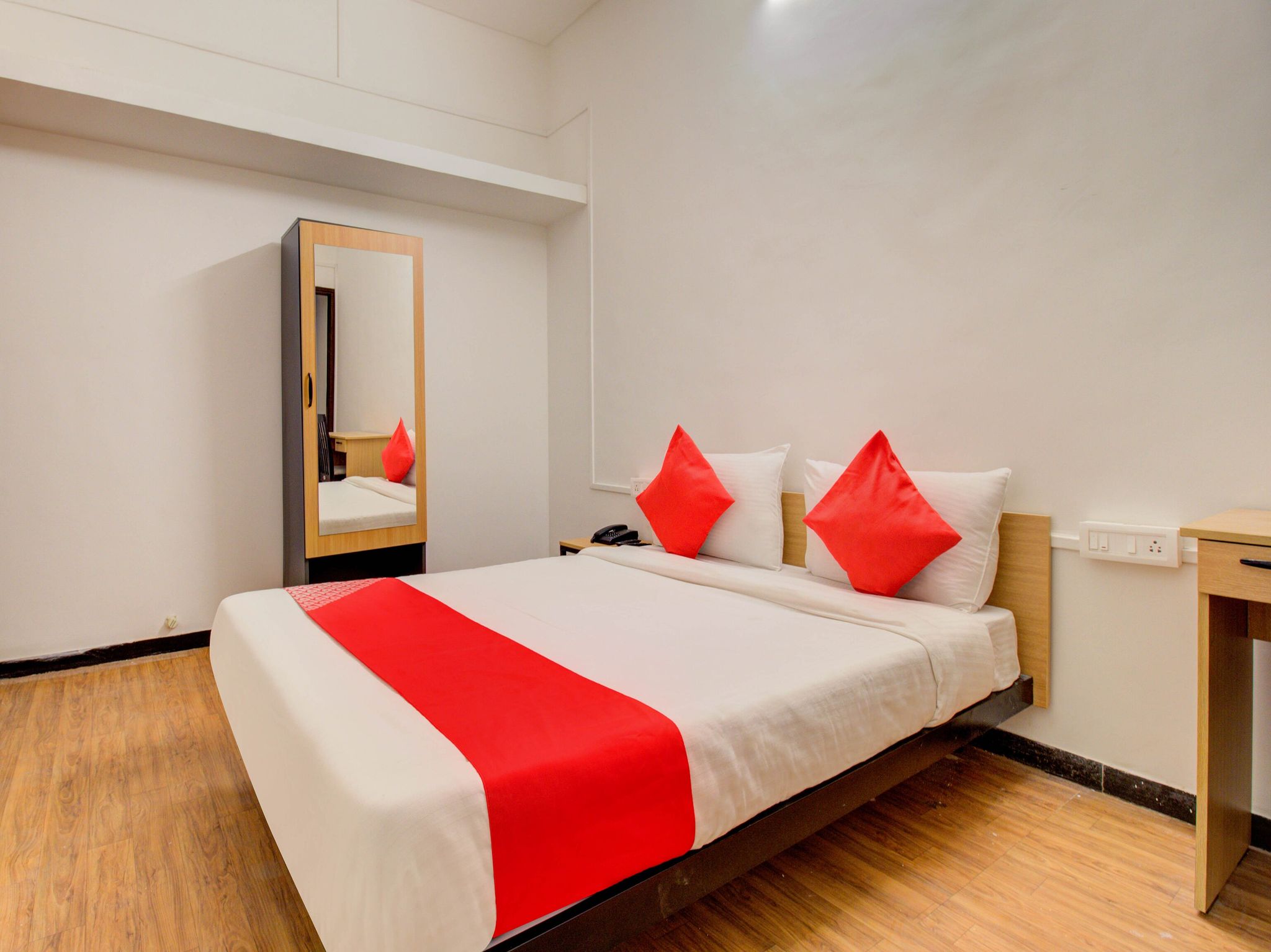 OYO 77230 Saubhagya Inn Classic Room 9