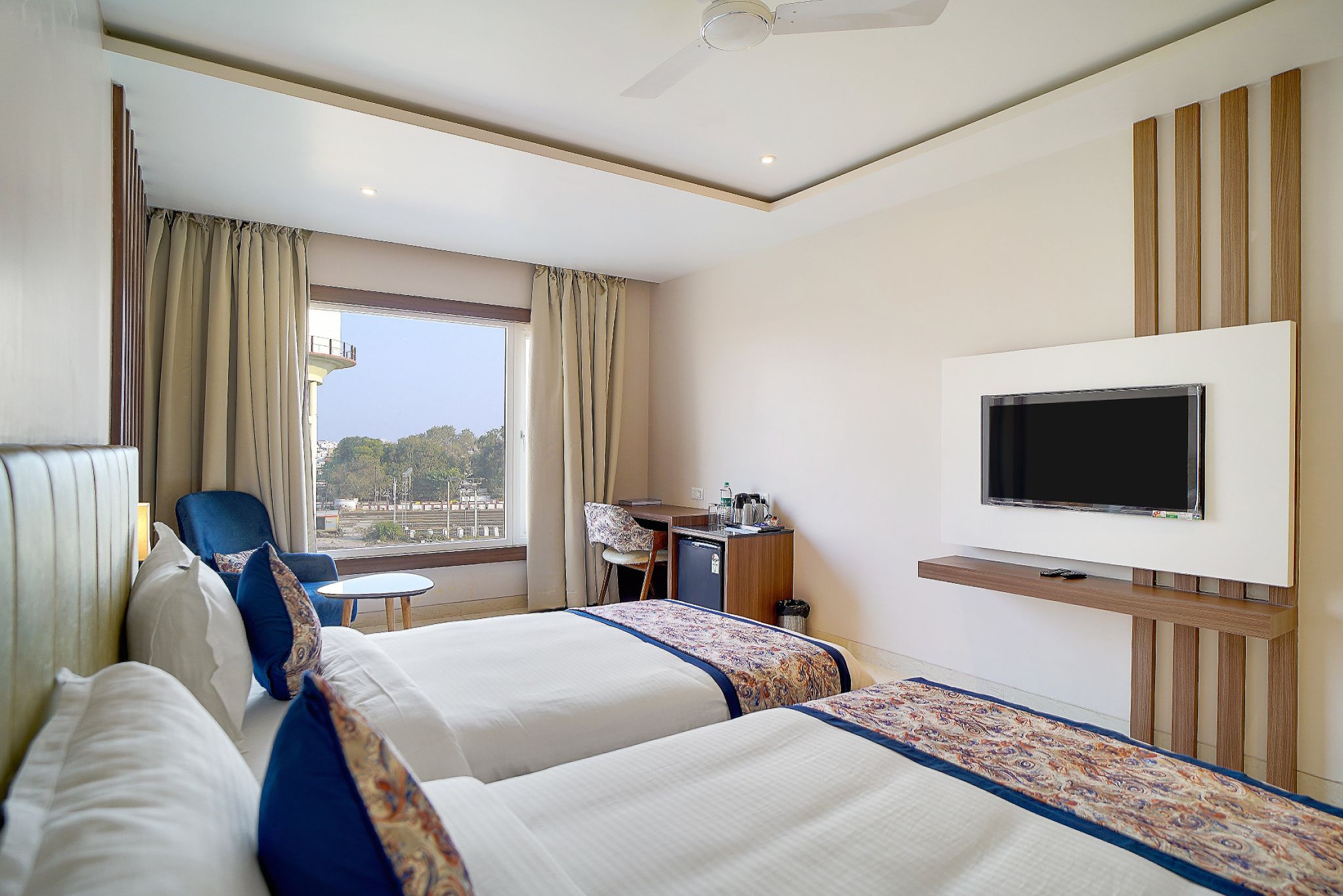 undefined HOTEL FOUR ELEMENT 5