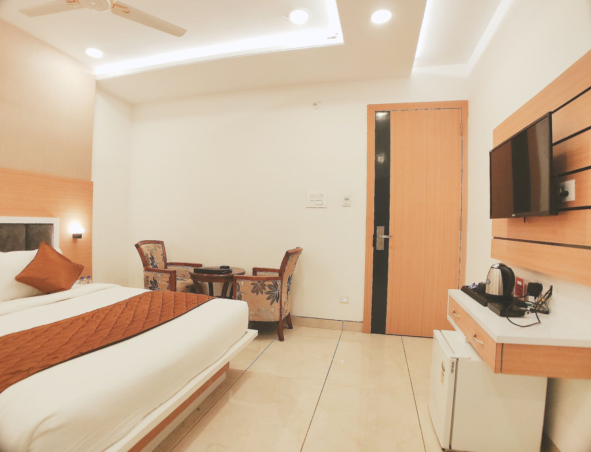 TGI Insignia Deluxe Room 7