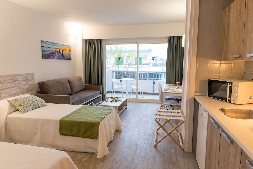 Studio, Balcony (2 Adults +1 Child)