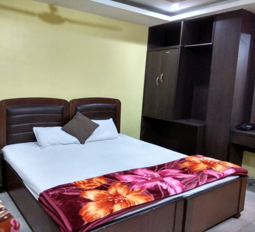Deluxe AC room