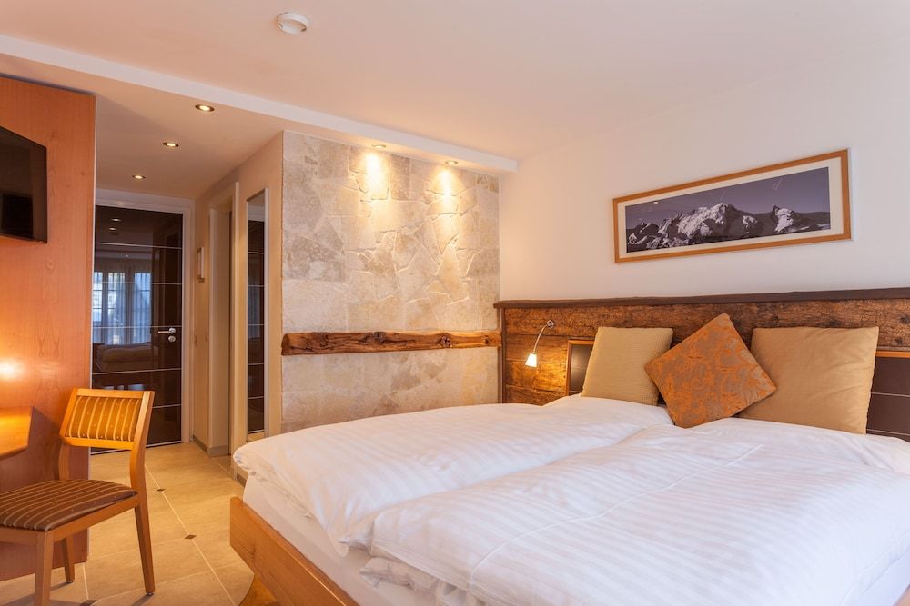 The Pollux Double Room, City View 3