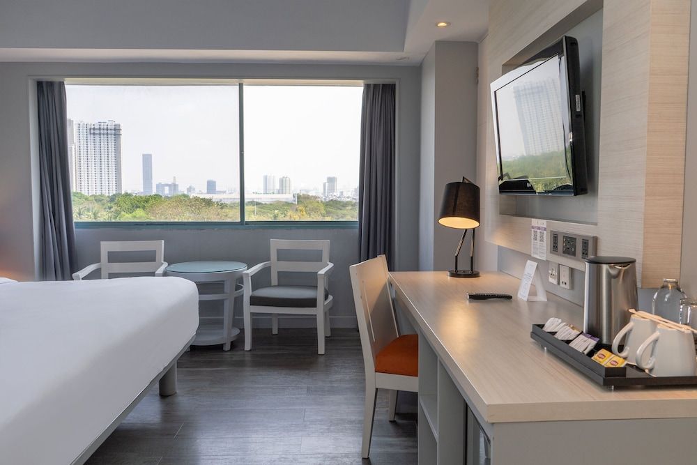 Mercure Convention Center Ancol Superior Room, 1 Twin Bed, Park View 6