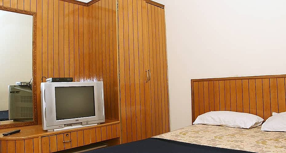 Kaveri Deluxe Lodge Standard Non AC Room 4