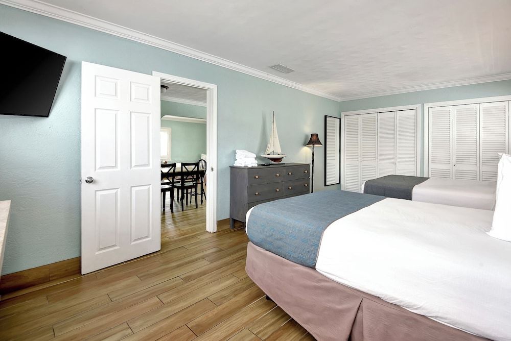 Shoreline Suites & Cabana Cottages Apartment, 1 Bedroom, Kitchen, Ocean View