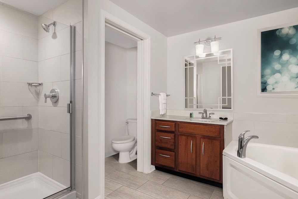 1 Bedroom Boulevard View