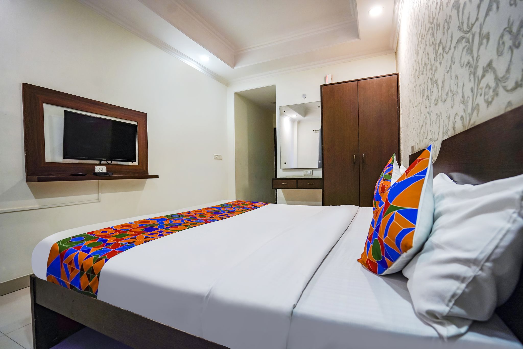 Hotel Luxeevista by Navodayans Deluxe Room 4