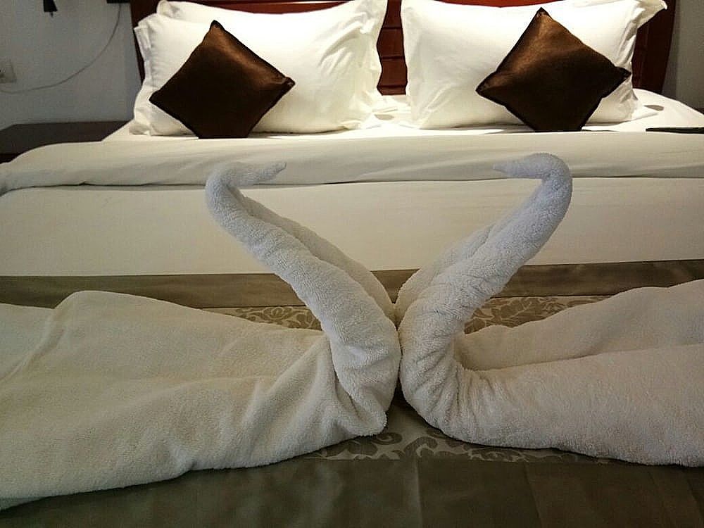 Twin Cot Room with shared Bathroom