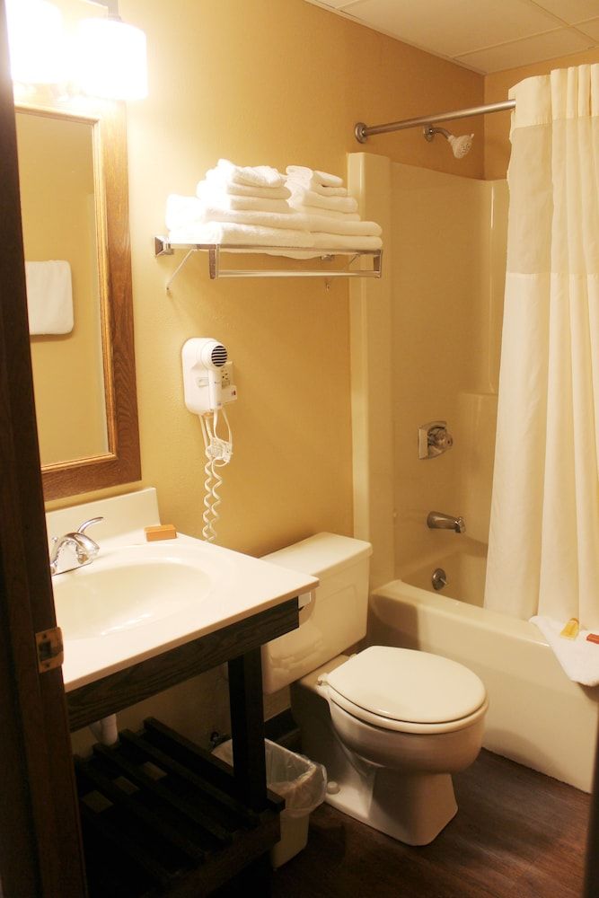 Standard Room, 2 Queen Beds, Lakeside