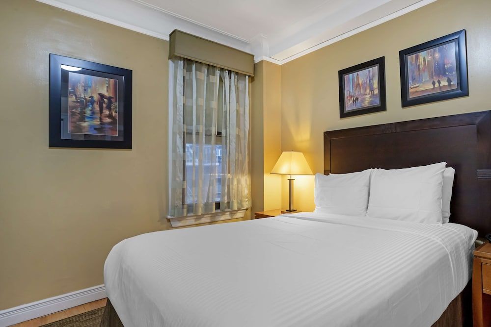 Standard Apartment, 1 Queen Bed, Non Smoking, Kitchen (with Sofabed, Full Kitchen)