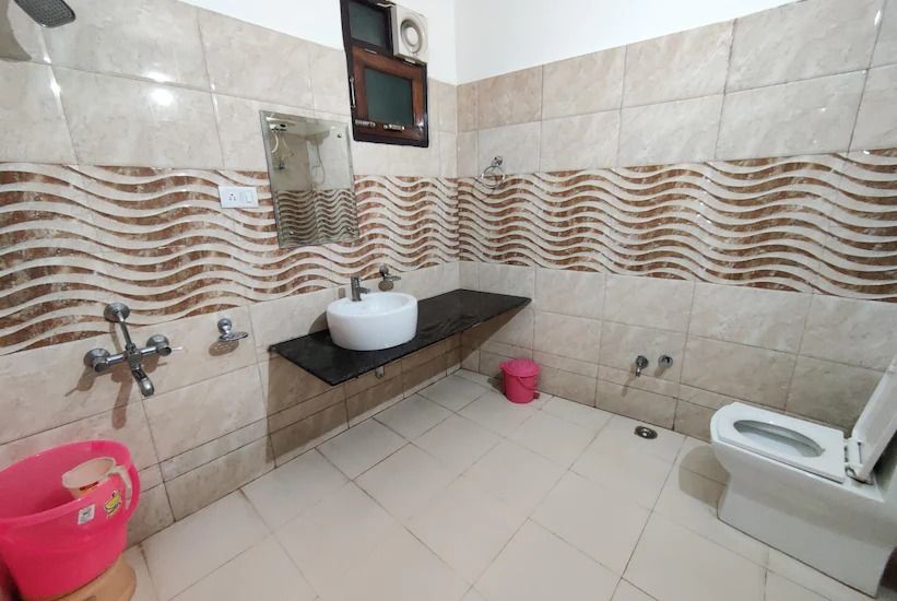 Hotel Himadri Deluxe Room 