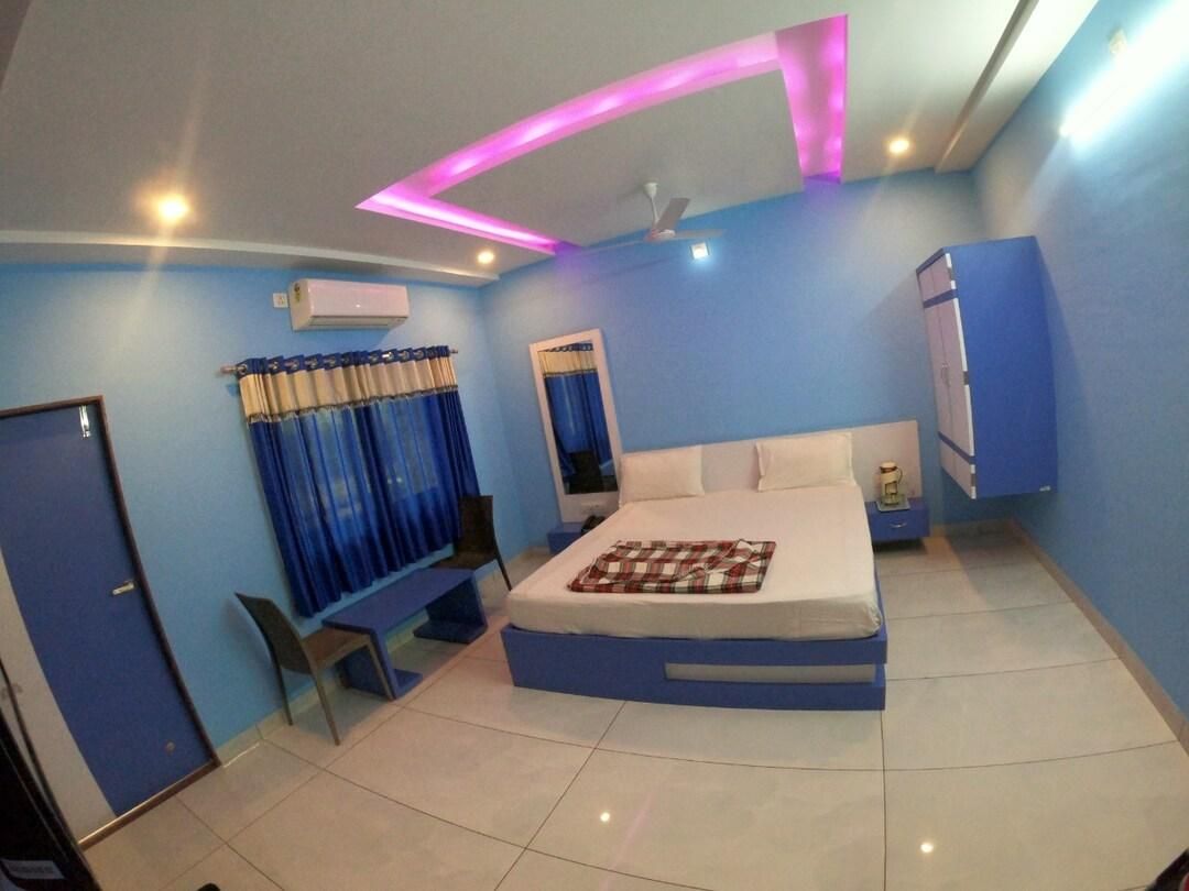 MONARK INN Deluxe Room