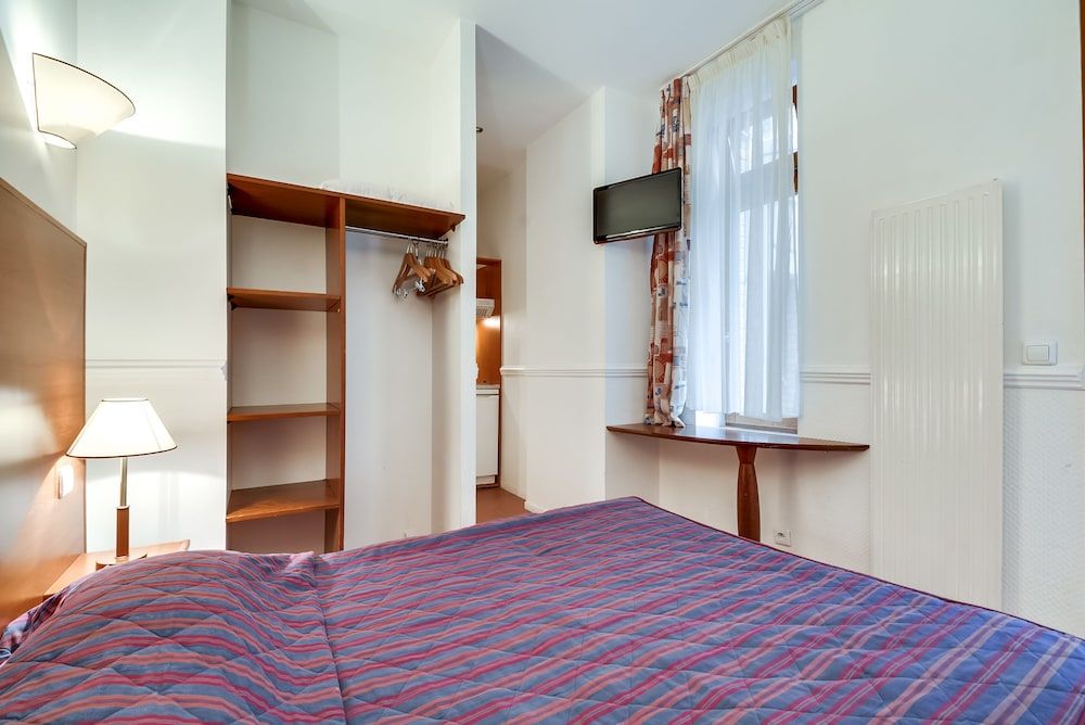 Pavillon Courcelles Parc Monceau Superior Double Room 5