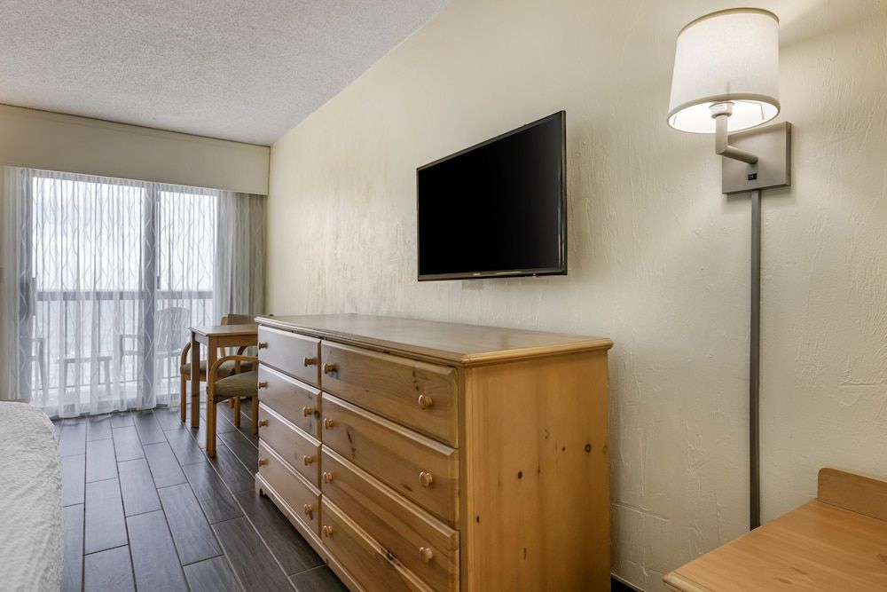Deluxe Room, 1 King Bed with Sofa bed, Kitchenette, Oceanfront