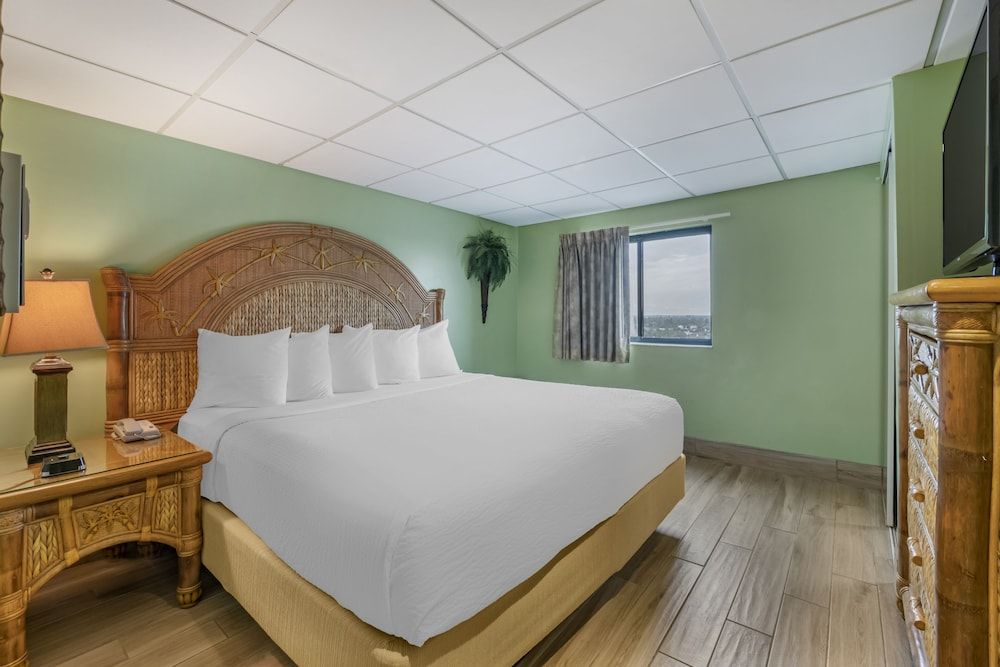 Honeymoon Penthouse, 1 King Bed with Sofa bed, Kitchen, Oceanfront