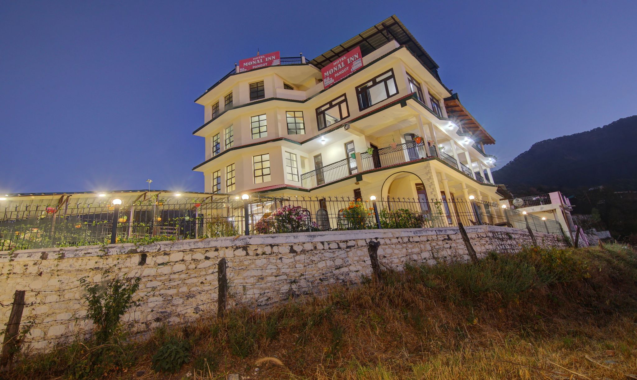undefined Hotel Monal Inn 4