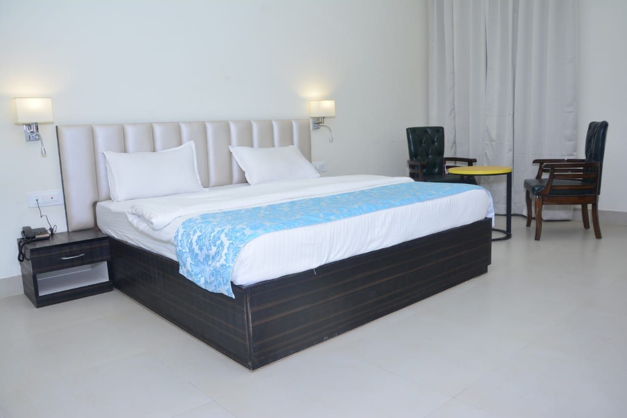 Hotel Jasmine Grand Deluxe Room 2