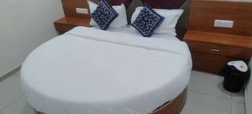 undefined HOTEL JASRAJ 5