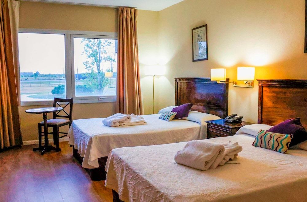 Wyndham Garden Campana Senior Room 3