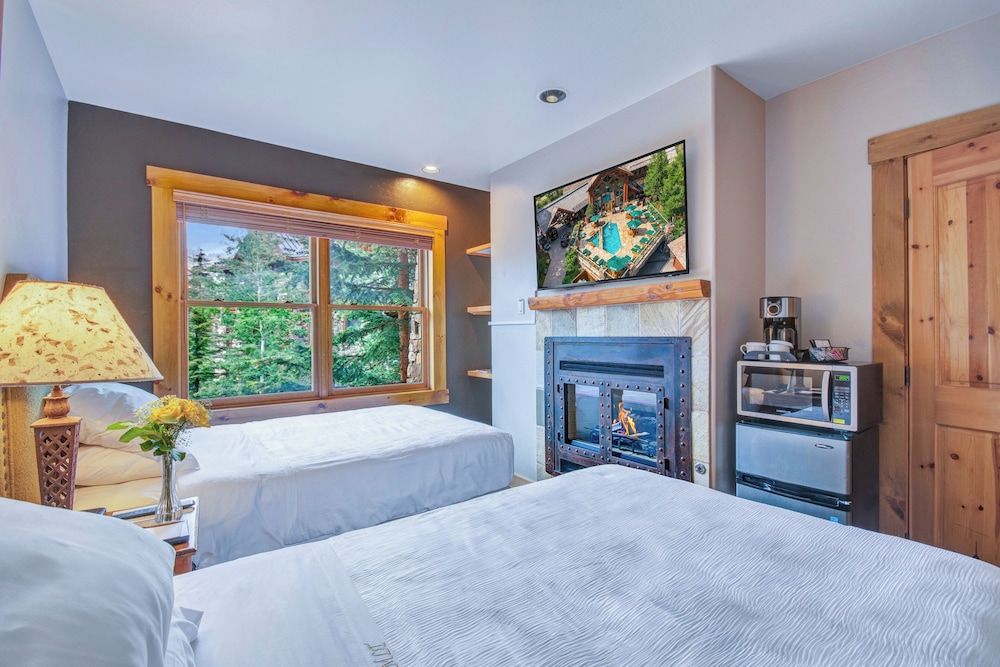 Deluxe Condo, 2 Bedrooms