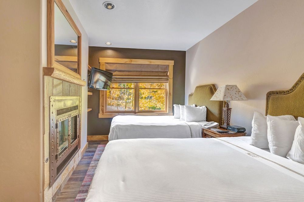 Deluxe Condo, 2 Bedrooms