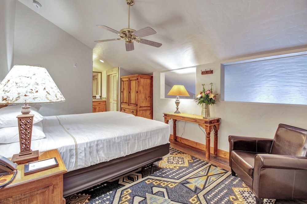 Suite, 3 Bedrooms