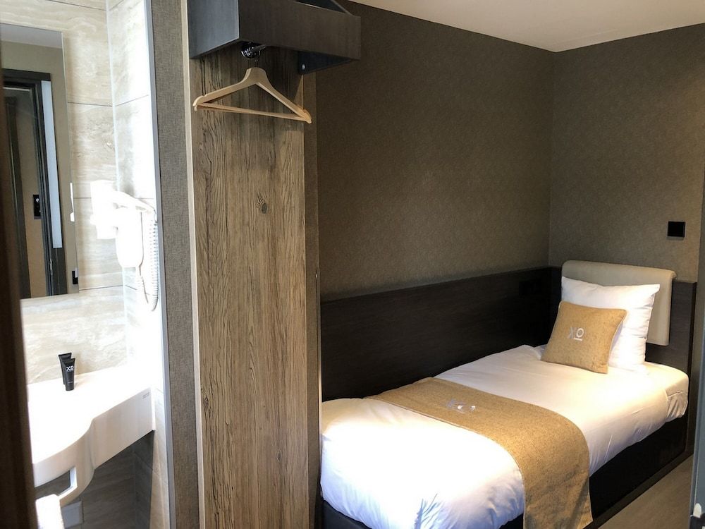 undefined XO Hotels Infinity 4