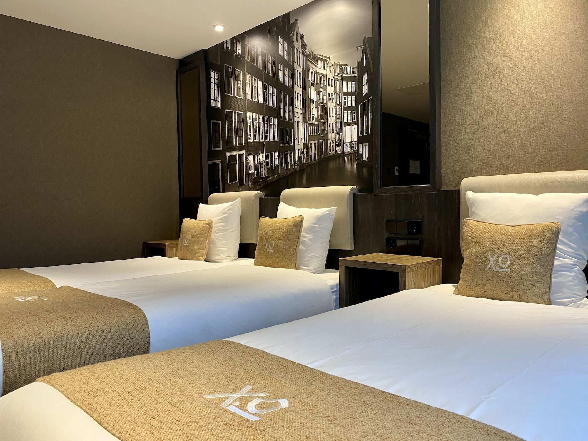 undefined XO Hotels Infinity 7