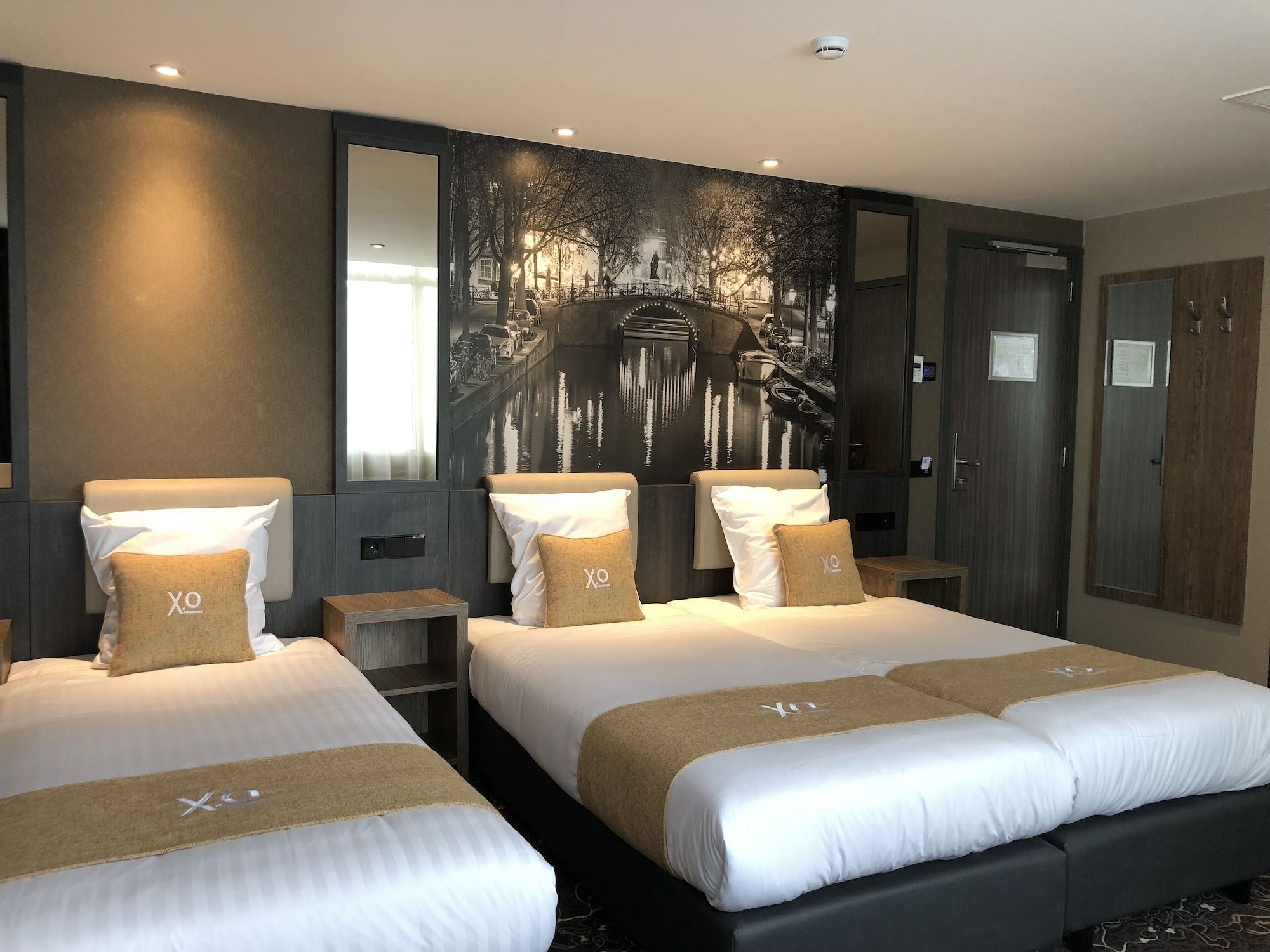 undefined XO Hotels Infinity 8