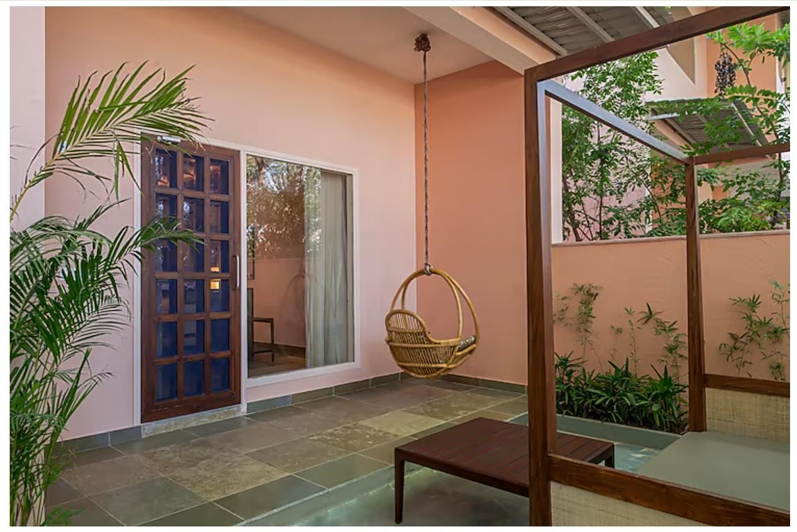 LUXURY ROOM WITH PRIVATE COURTYARD TWIN BED