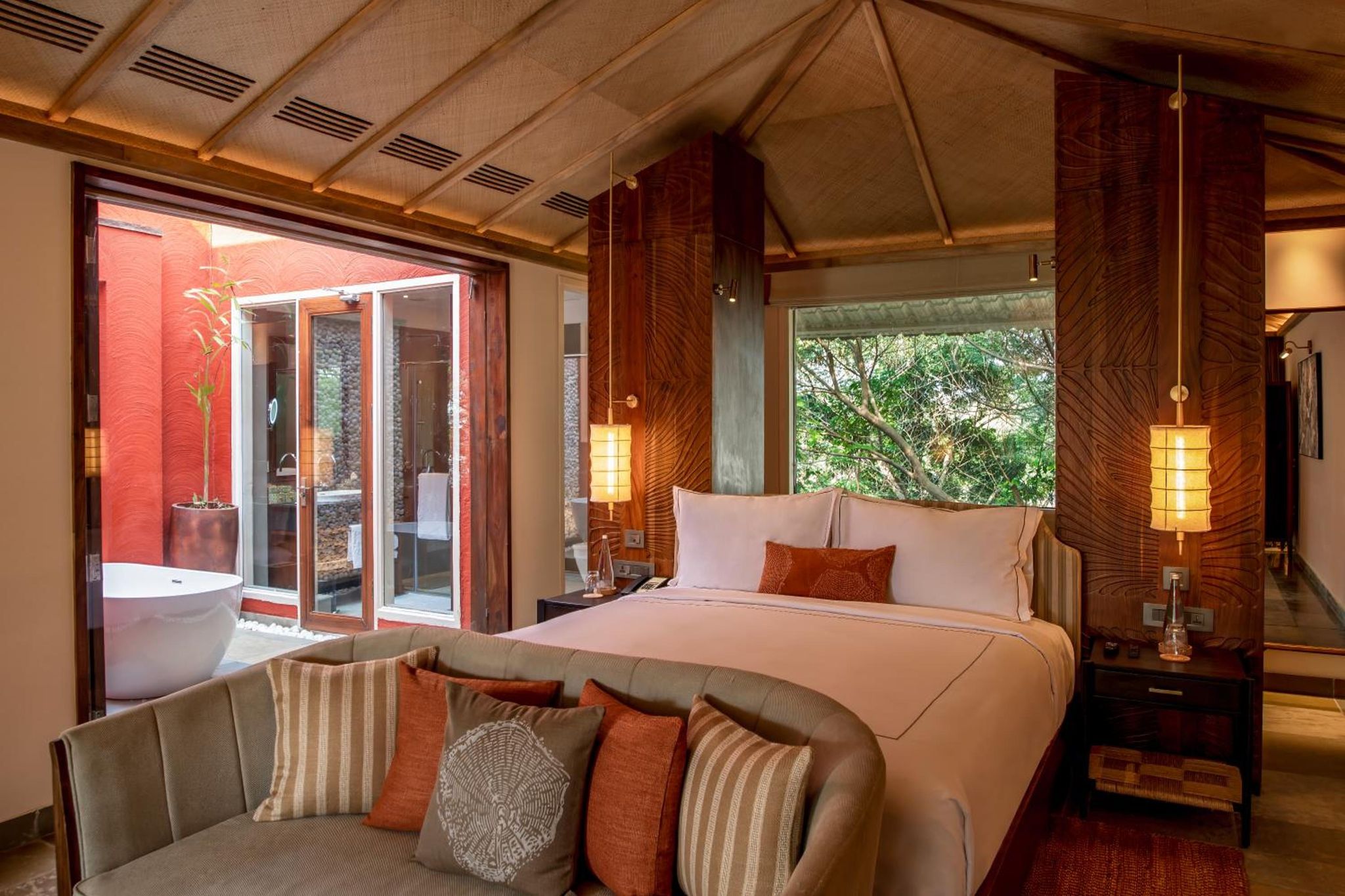 LUXURY ROOM WITH PRIVATE COURTYARD TWIN BED