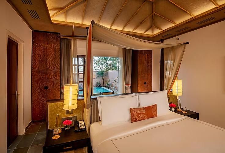 LUXURY ROOM WITH PLUNGE POOL KING BED