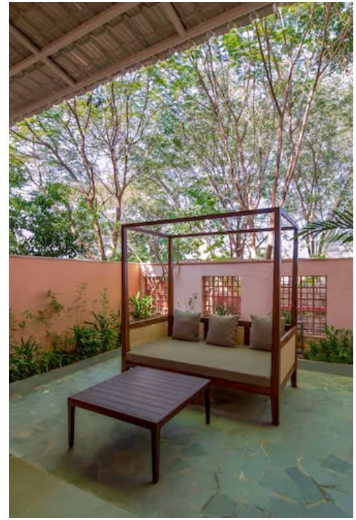 LUXURY ROOM WITH PRIVATE COURTYARD TWIN BED