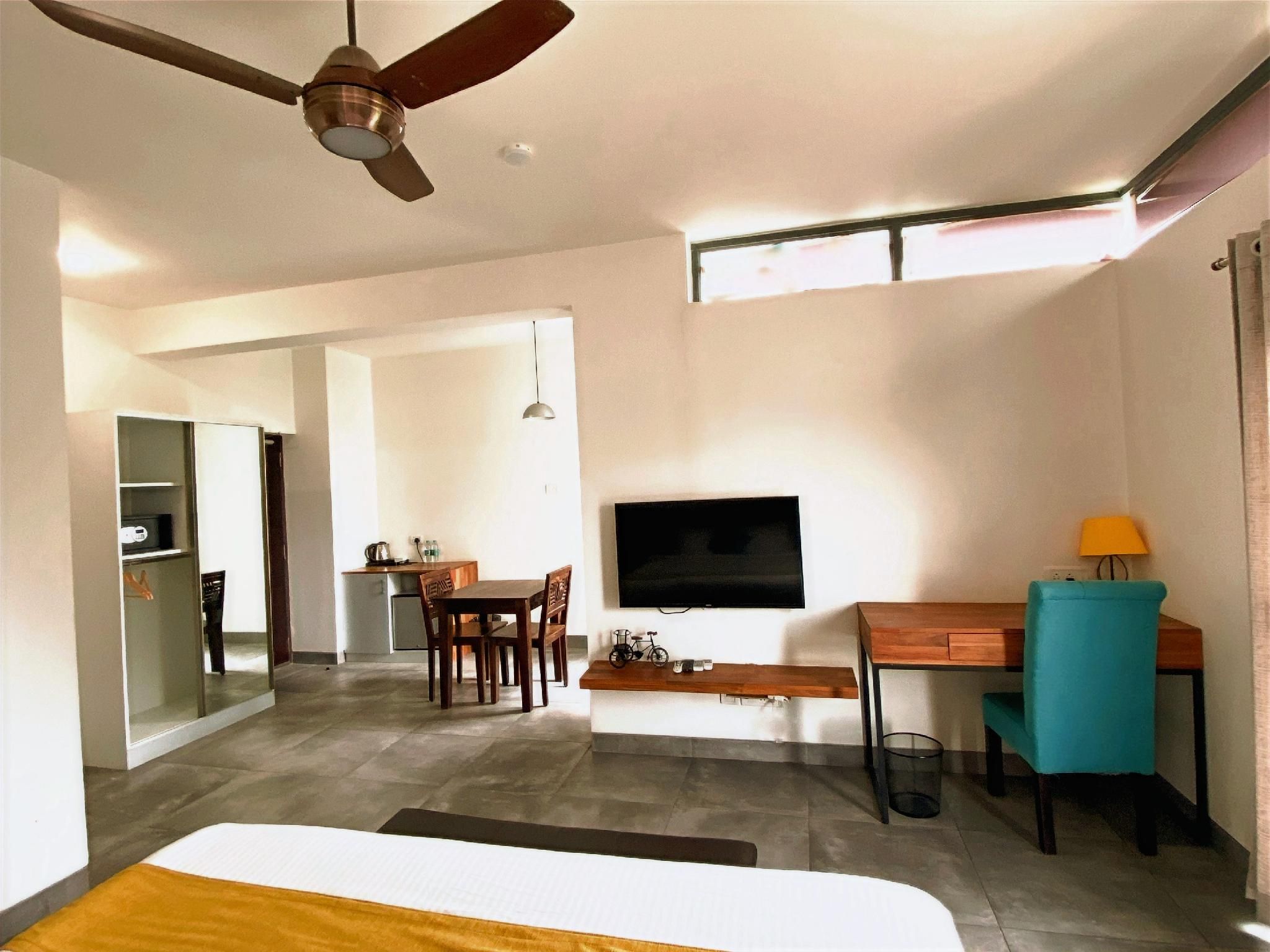 undefined Aura Corporate Suites 7