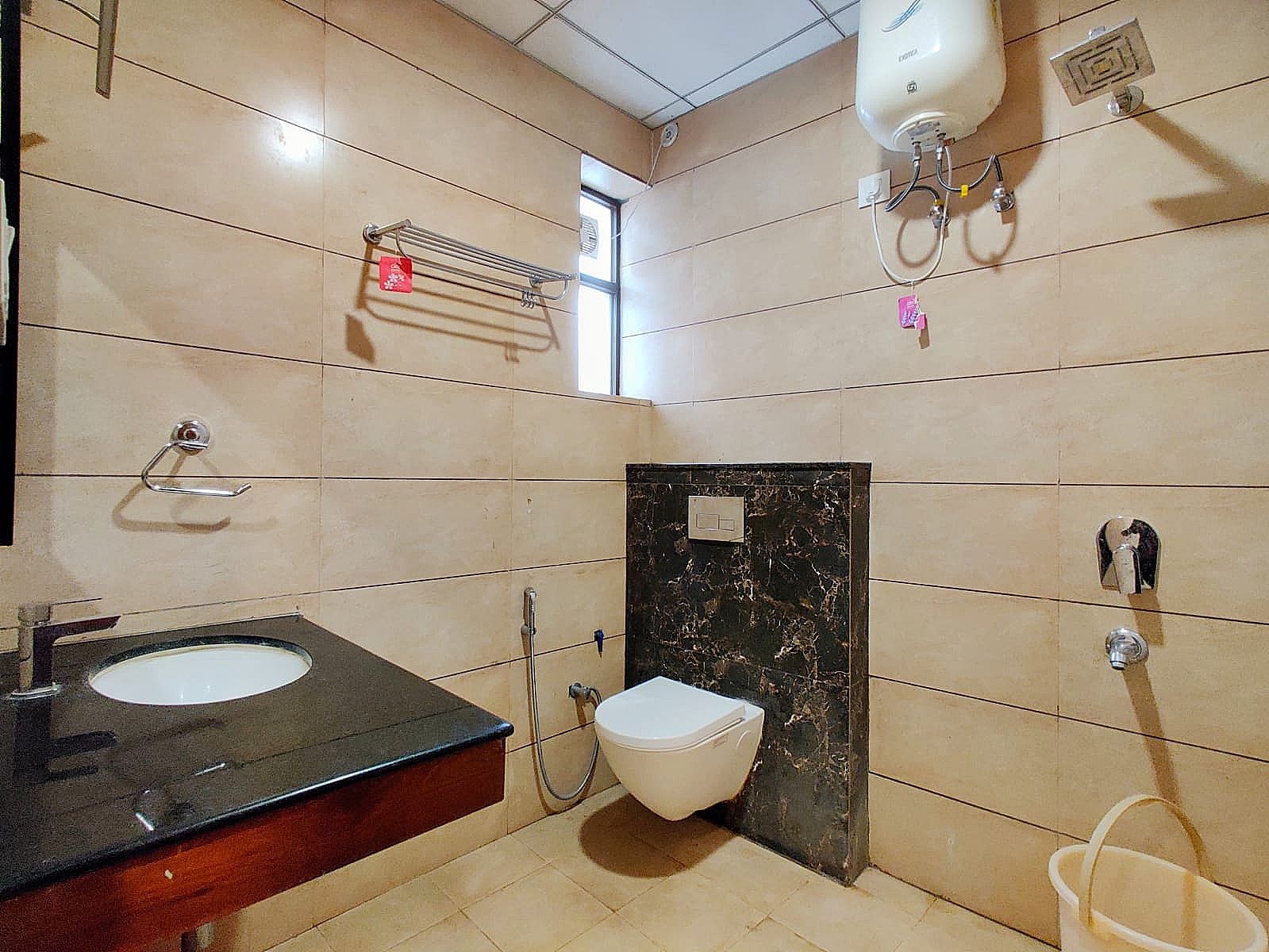 Hotel Divine Residency Deluxe Room 8