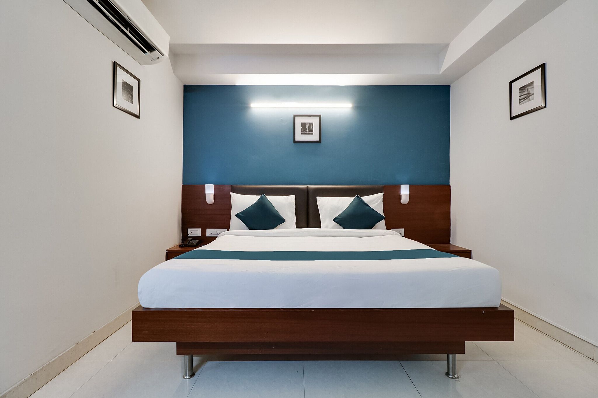 Super Hotel O Stay Inn Maharani Peta Classic Room 2