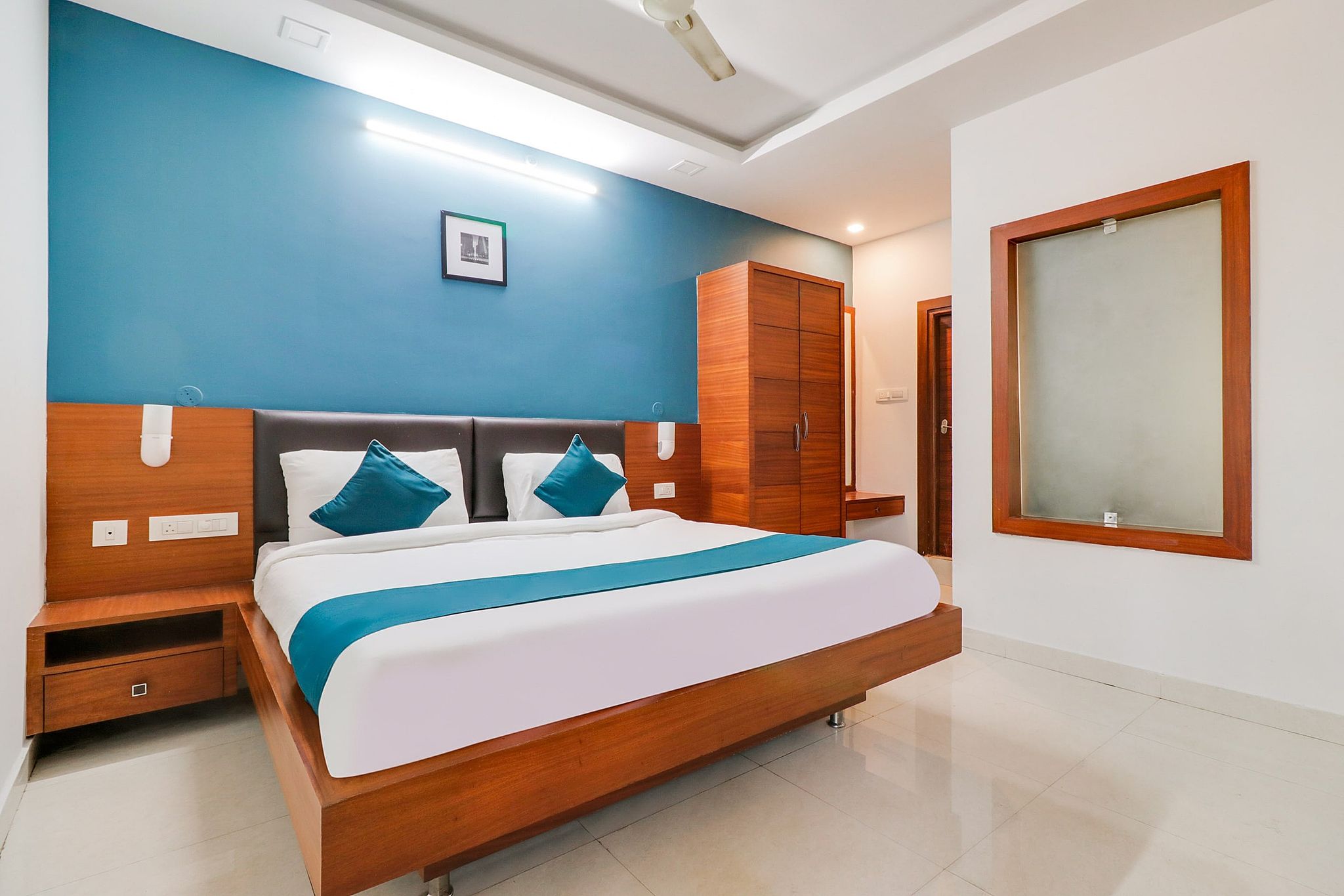 Super Hotel O Stay Inn Maharani Peta Classic Room 9