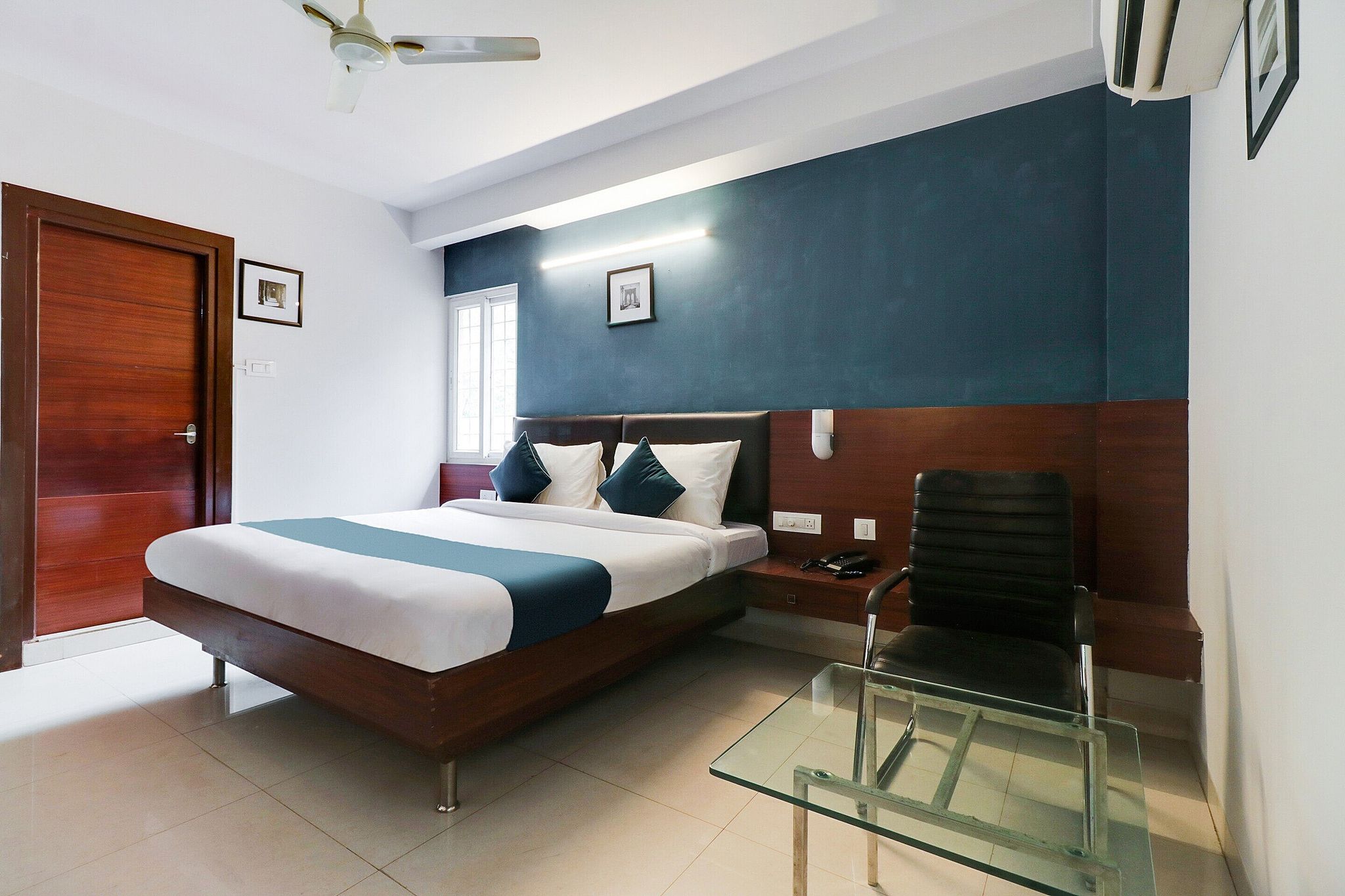 Super Hotel O Stay Inn Maharani Peta Classic Room 8