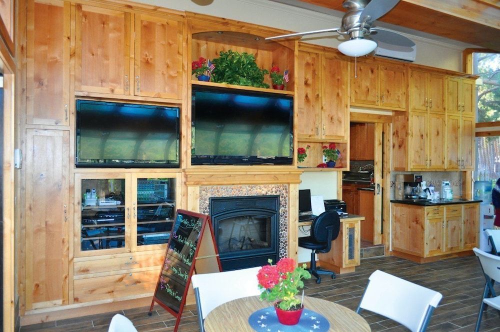 undefined The Americana Village 9