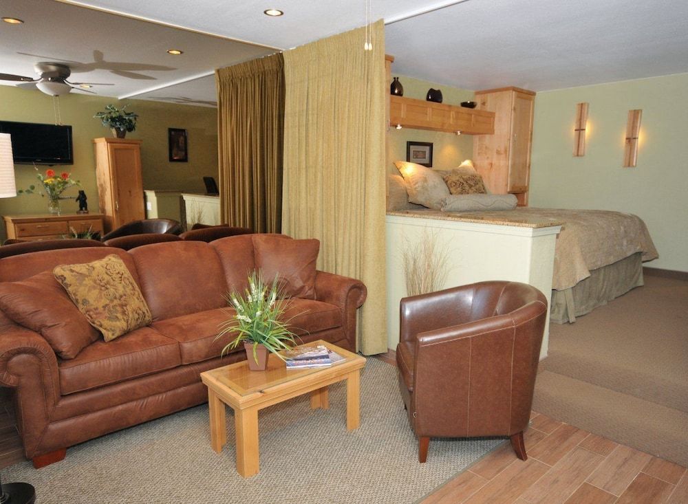 The Americana Village