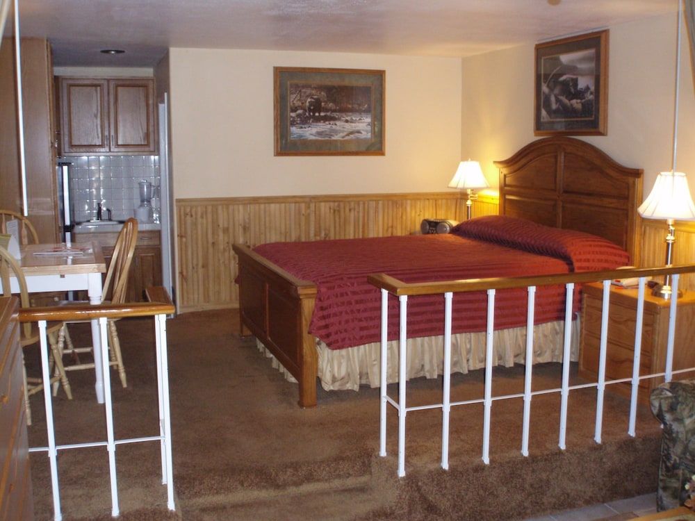 undefined The Americana Village 10