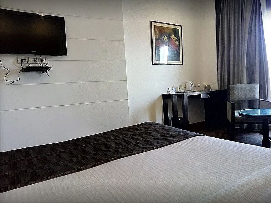 Orchid Fardabad Deluxe Room 3