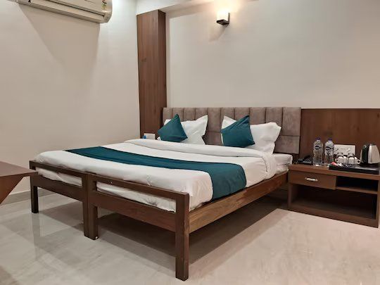 Vinayak Heritage Super Deluxe Double Bed 6